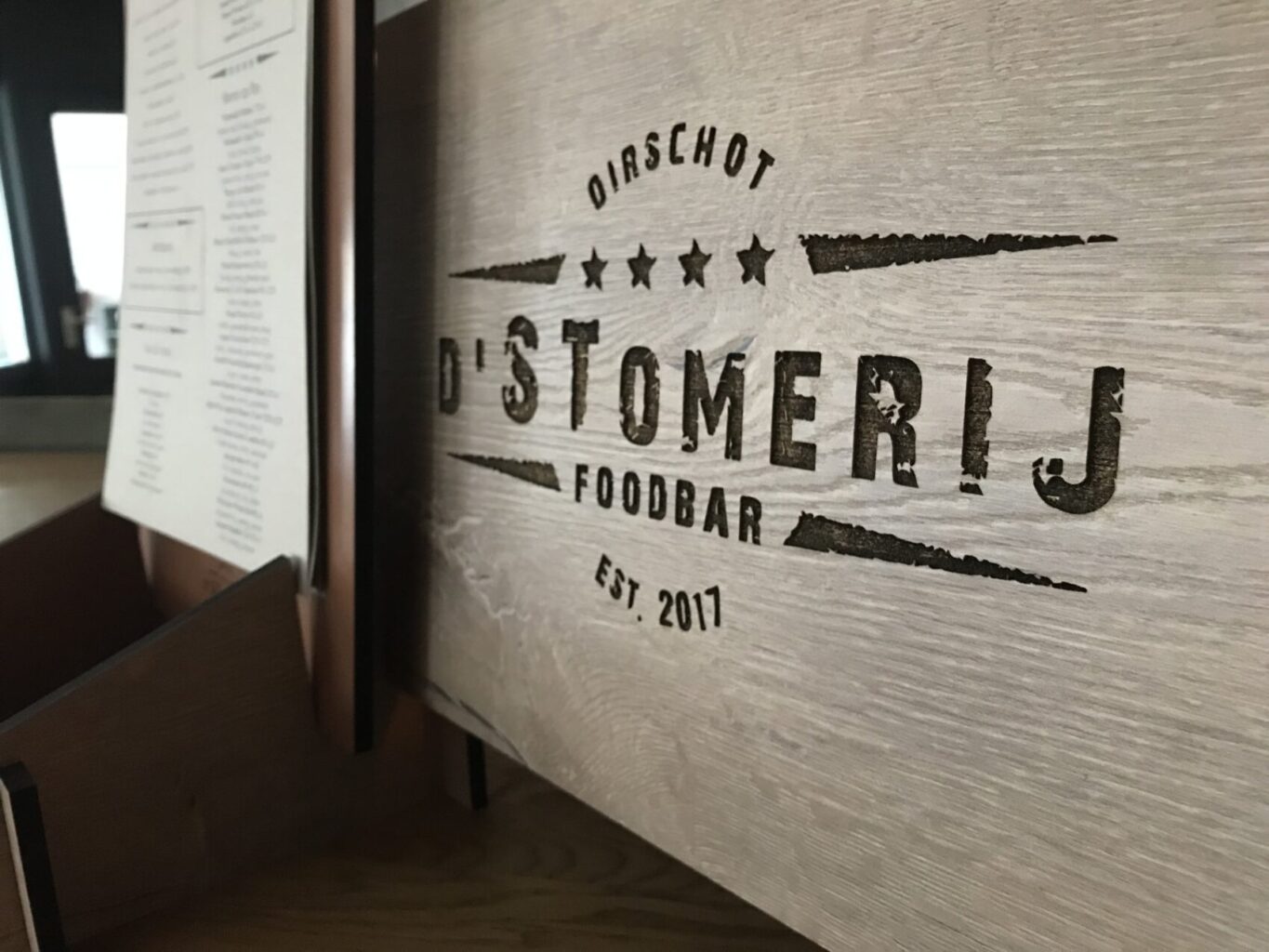 Foodbar De Stomerij – Menukaarthouders